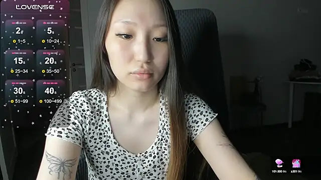 Snapshot of Christine_Carlson chatting on 10-09-25, 04:49 Christine Carlson online show from 10-09-25, 04:49