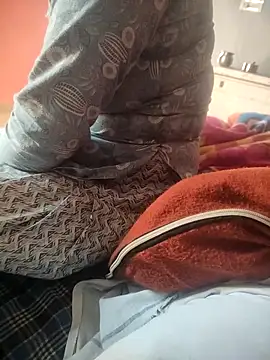 Snapshot of indian_couple4 chatting on 11-16-25, 06:08 indian couple4 online show from 11-16-25, 06:08