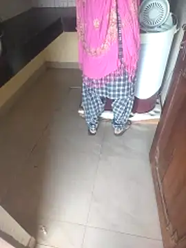 Snapshot of indian_couple4 chatting on 12-16-25, 09:03 indian couple4 online show from 12-16-25, 09:03