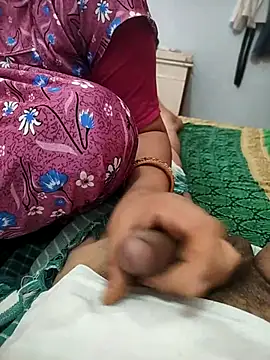 Snapshot of indian_couple4 chatting on 05-18-26, 05:35 indian couple4 online show from 05-18-26, 05:35