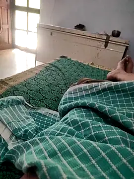 Snapshot of indian_couple4 chatting on 05-24-26, 04:50 indian couple4 online show from 05-24-26, 04:50