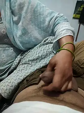 Snapshot of indian_couple4 chatting on 07-12-26, 04:53 indian couple4 online show from 07-12-26, 04:53