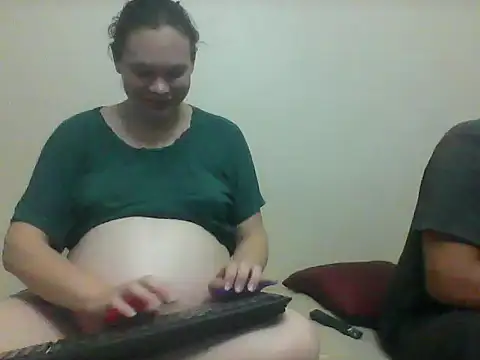 Snapshot of redsparrowXxXx chatting on 10-10-25, 04:39 redsparrowXxXx online show from 10-10-25, 04:39