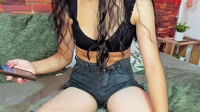 Snapshot of TANIA_06 chatting on 03-02-25, 04:21 TANIA 06 online show from 03-02-25, 04:21