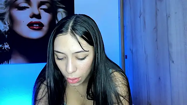 Snapshot of TANIA_06 chatting on 09-19-25, 01:12 TANIA 06 online show from 09-19-25, 01:12