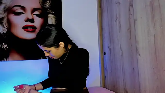 Snapshot of TANIA_06 chatting on 10-02-25, 01:07 TANIA 06 online show from 10-02-25, 01:07