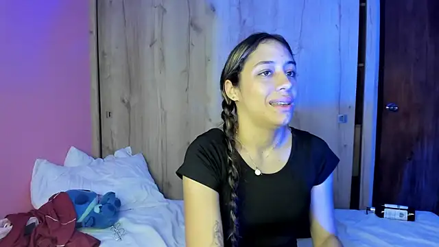 TANIA 06 online show from 04-18-26, 07:58