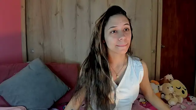 Snapshot of TANIA_06 chatting on 06-19-26, 01:26 TANIA 06 online show from 06-19-26, 01:26