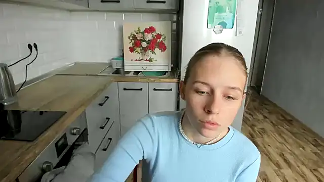 AnnNorriss online show from 10-14-25, 01:12