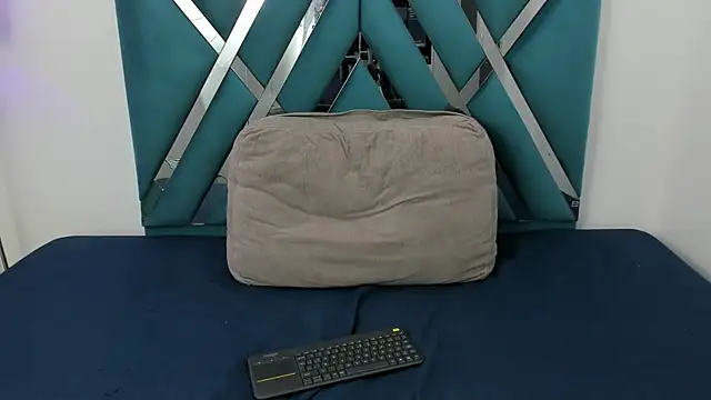 Emily-Carter online show from 09-18-25, 08:33