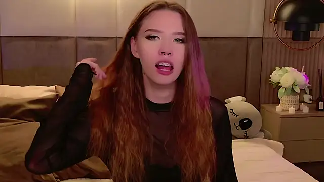 Sierra Fane online show from 03-19-25, 02:48