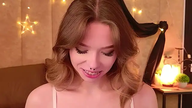 Sierra Fane online show from 04-22-26, 11:01