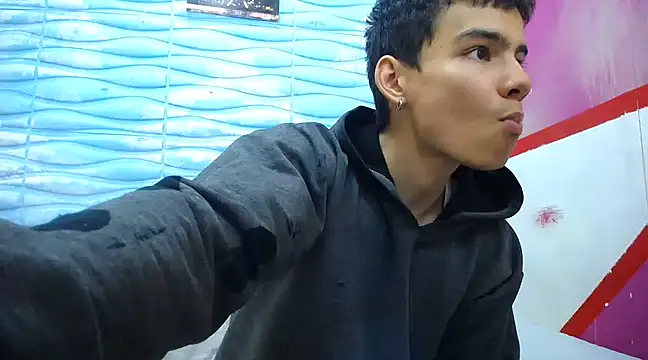 Snapshot of seigfried0 chatting on 03-17-25, 07:58 seigfried0 online show from 03-17-25, 07:58