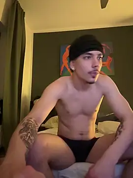 Snapshot of NaomiMulan chatting on 02-22-25, 01:22 NaomiMulan online show from 02-22-25, 01:22