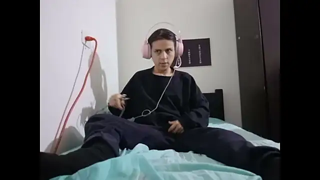 Snapshot of Baby_VI_fem chatting on 03-02-25, 08:29 Baby VI fem online show from 03-02-25, 08:29