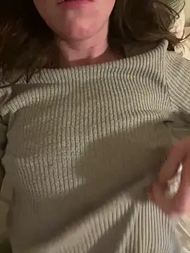 Snapshot of Hildas chatting on 02-16-26, 11:34 Hildas online show from 02-16-26, 11:34