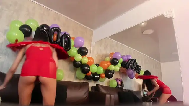 Snapshot of NahomyCarther chatting on 10-30-25, 04:03 NahomyCarther online show from 10-30-25, 04:03