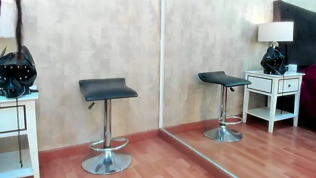 Snapshot of NahomyCarther chatting on 11-14-25, 04:22 NahomyCarther online show from 11-14-25, 04:22