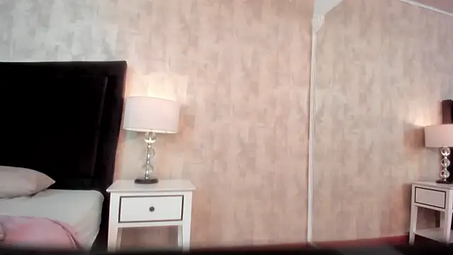 Snapshot of NahomyCarther chatting on 11-15-25, 04:43 NahomyCarther online show from 11-15-25, 04:43