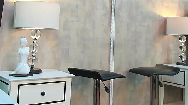 NahomyCarther online show from 02-10-26, 05:11