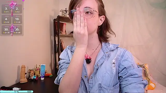 Snapshot of Elise_Nyx chatting on 05-13-26, 01:52 Elise Nyx online show from 05-13-26, 01:52