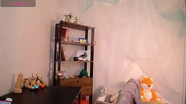Snapshot of Elise_Nyx chatting on 05-14-26, 01:29 Elise Nyx online show from 05-14-26, 01:29