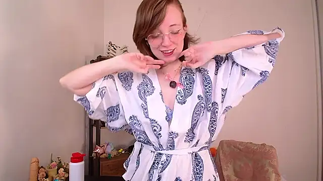 Snapshot of Elise_Nyx chatting on 06-06-26, 12:54 Elise Nyx online show from 06-06-26, 12:54
