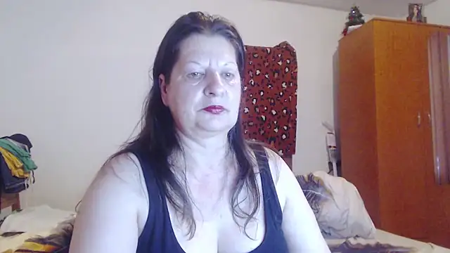 Snapshot of ExtasyMature chatting on 06-10-26, 05:23 ExtasyMature online show from 06-10-26, 05:23