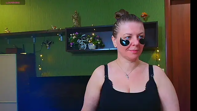 VeronikawGold online show from 04-20-26, 03:09