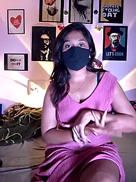 Snapshot of LOVELY__SMART__CPL chatting on 12-16-25, 04:45 LOVELY SMART CPL online show from 12-16-25, 04:45