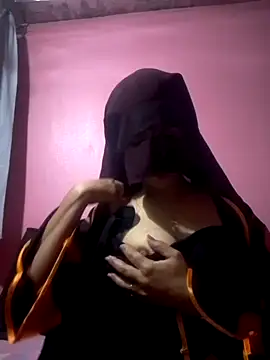 Snapshot of -Zomord chatting on 02-18-25, 08:47 -Zomord online show from 02-18-25, 08:47