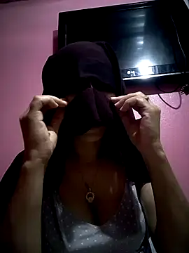 Snapshot of -Zomord chatting on 03-15-25, 08:21 -Zomord online show from 03-15-25, 08:21