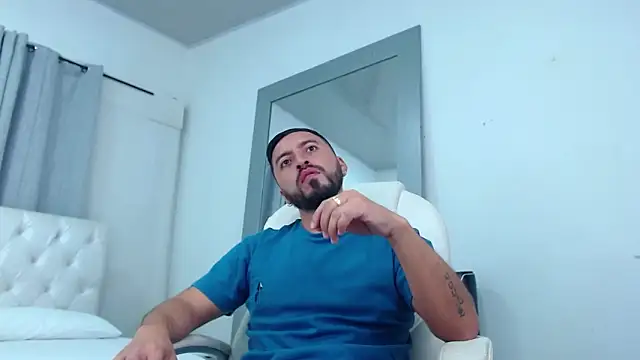 Snapshot of sebastian_colle chatting on 02-19-25, 12:11 sebastian colle online show from 02-19-25, 12:11