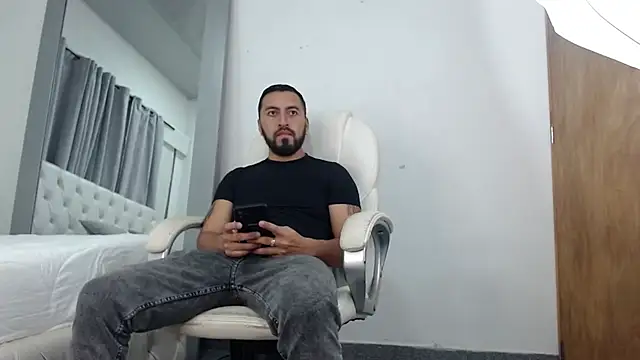 Snapshot of sebastian_colle chatting on 03-02-25, 12:01 sebastian colle online show from 03-02-25, 12:01