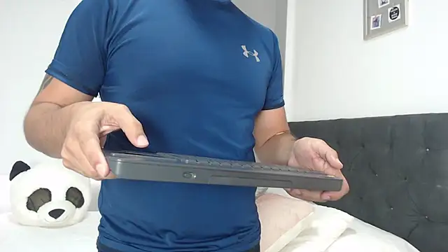 Snapshot of sebastian_colle chatting on 03-13-25, 07:17 sebastian colle online show from 03-13-25, 07:17