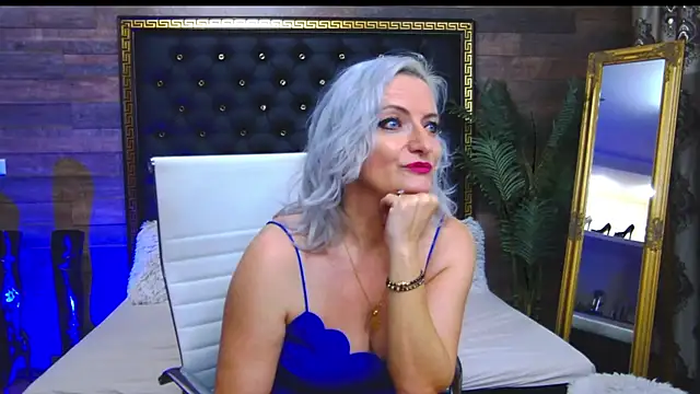 Snapshot of LadyTouch chatting on 02-09-25, 02:49 LadyTouch online show from 02-09-25, 02:49