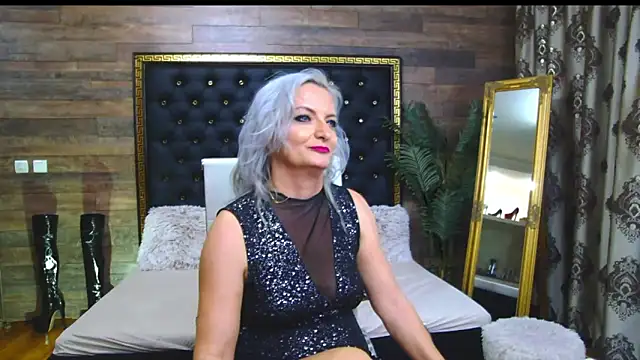 Snapshot of LadyTouch chatting on 02-10-25, 01:03 LadyTouch online show from 02-10-25, 01:03