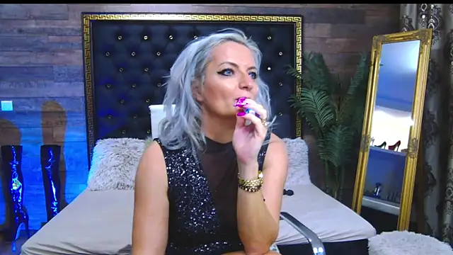 Snapshot of LadyTouch chatting on 02-10-25, 04:08 LadyTouch online show from 02-10-25, 04:08