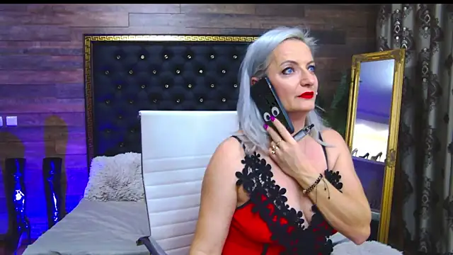 Snapshot of LadyTouch chatting on 02-15-25, 04:25 LadyTouch online show from 02-15-25, 04:25