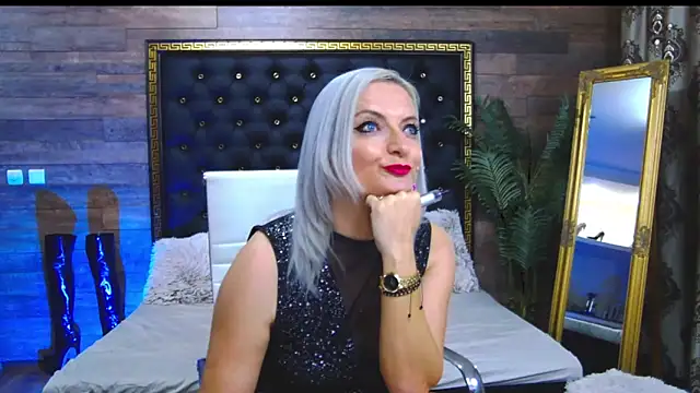 Snapshot of LadyTouch chatting on 02-20-25, 02:40 LadyTouch online show from 02-20-25, 02:40