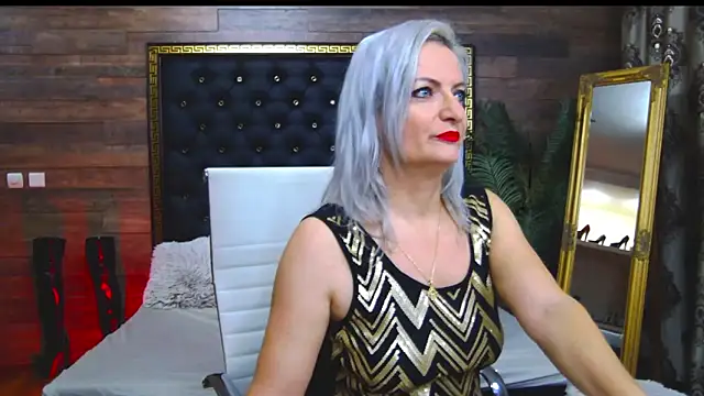 Snapshot of LadyTouch chatting on 02-22-25, 12:27 LadyTouch online show from 02-22-25, 12:27