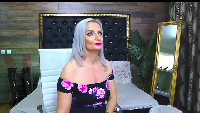 Snapshot of LadyTouch chatting on 02-26-25, 04:47 LadyTouch online show from 02-26-25, 04:47