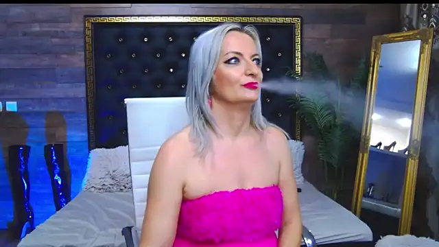 Snapshot of LadyTouch chatting on 02-28-25, 05:15 LadyTouch online show from 02-28-25, 05:15