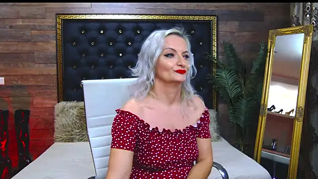 Snapshot of LadyTouch chatting on 03-13-25, 08:37 LadyTouch online show from 03-13-25, 08:37