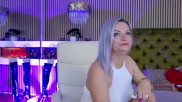 Snapshot of LadyTouch chatting on 09-14-25, 11:37 LadyTouch online show from 09-14-25, 11:37