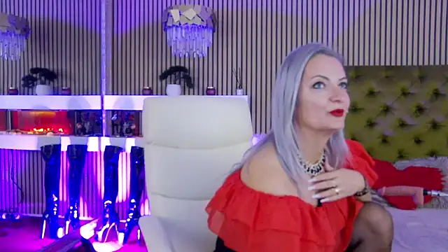 Snapshot of LadyTouch chatting on 09-29-25, 12:49 LadyTouch online show from 09-29-25, 12:49