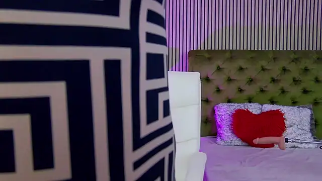 Snapshot of LadyTouch chatting on 11-07-25, 12:43 LadyTouch online show from 11-07-25, 12:43