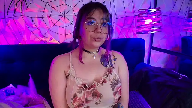 Snapshot of missa_motato chatting on 12-18-25, 11:05 missa motato online show from 12-18-25, 11:05