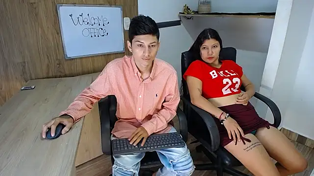 Snapshot of katty_And_alex chatting on 02-23-25, 11:33 katty And alex online show from 02-23-25, 11:33