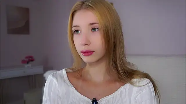 SunnivaCovil online show from 11-30-25, 03:16